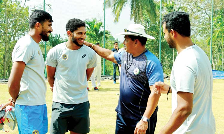 ര​ഞ്​​ജി ട്രോ​ഫി സെ​മി​ഫൈ​ന​ൽ​: വി​ദ​ർ​ഭ​ x കേ​ര​ളം പോരാട്ടം ഇ​ന്ന്​