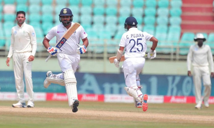 രോഹിതിന് സെഞ്ച്വറി ; ഇന്ത്യൻ ലീഡ് 300 കടന്നു