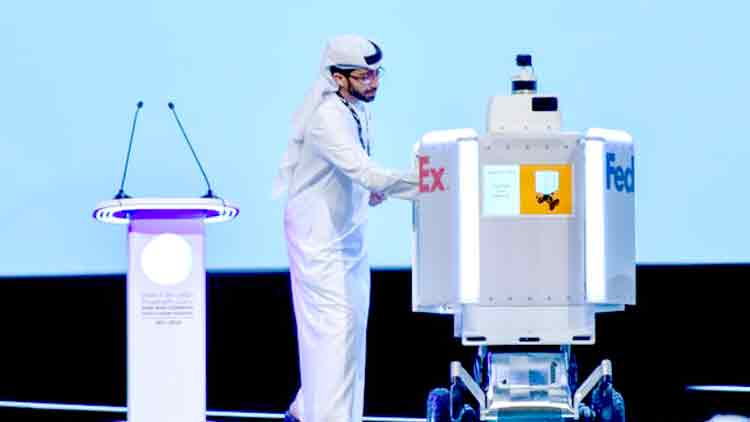 പാഴ്സലുകൾ വീട്ടിലെത്തിക്കാനും റോബോട്ട്