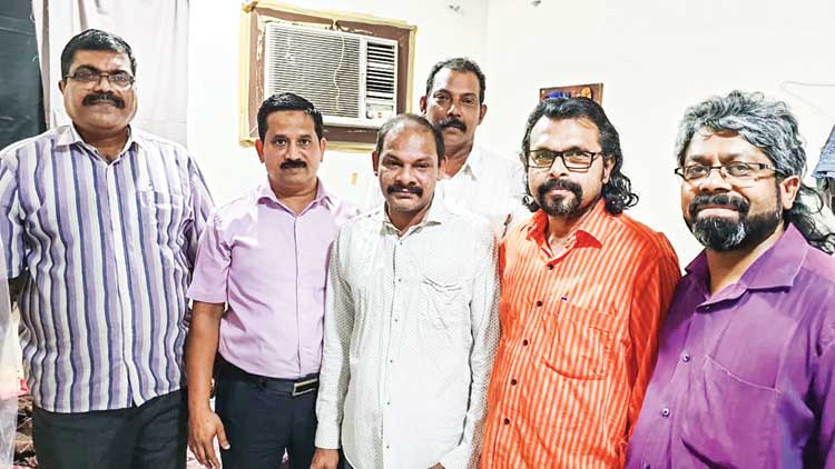 പാ​സ്​​പോ​ർ​ട്ടി​ൽ അ​പ​ര​ൻ നാ​ട​ണ​ഞ്ഞു; ഷാ​ജ​ർ കു​ടു​ങ്ങി​യ​ത്​ അ​ഞ്ചു​ വ​ർ​ഷം