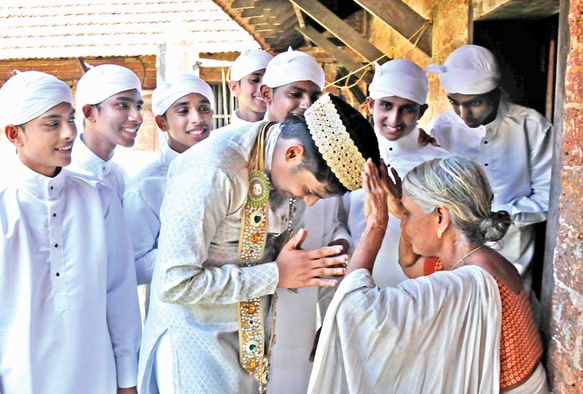 പു​തി​യാ​പ്പി​ള​ക്കൂ​ട്ട​ത്തി​ന് ഭ​ഗീ​ര​ഥി ത​മ്പു​രാ​ട്ടിയുടെ സ്​നേഹം