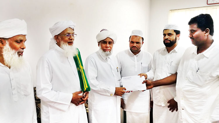 സ​​മ​​സ്‌​​ത​​യു​​ടെ പ്ര​​ള​​യ  ദു​​രി​​താ​​ശ്വാ​​സ ഫ​​ണ്ട് കൈ​​മാ​​റി