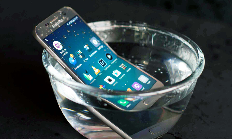 Samsung Galaxy S7 waterproof