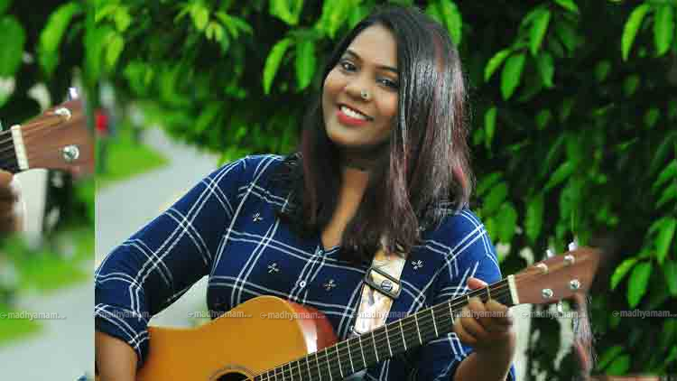 ‘സ​യ​നോ​ര ബാ​ക്കി​ കു​ട്ടി​ക​ളെ നോ​ക്കൂ, അ​വ​ർ എ​ന്ത്​ വെ​ളു​ത്തി​ട്ടാ​’ 