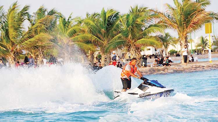 യാ​മ്പു വ​സ​ന്തോ​ത്സ​വത്തിന്​ സ​ന്ദ​ർ​ശ​ക പ്ര​വാ​ഹം