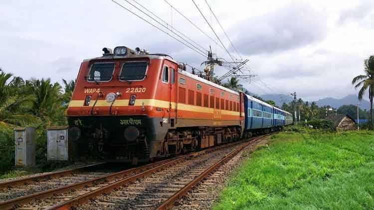 മുംബൈയിൽനിന്ന്​ കേരളത്തിലേക്കുള്ള ​ശ്രമിക്​ ട്രെയിൻ റദ്ദാക്കി