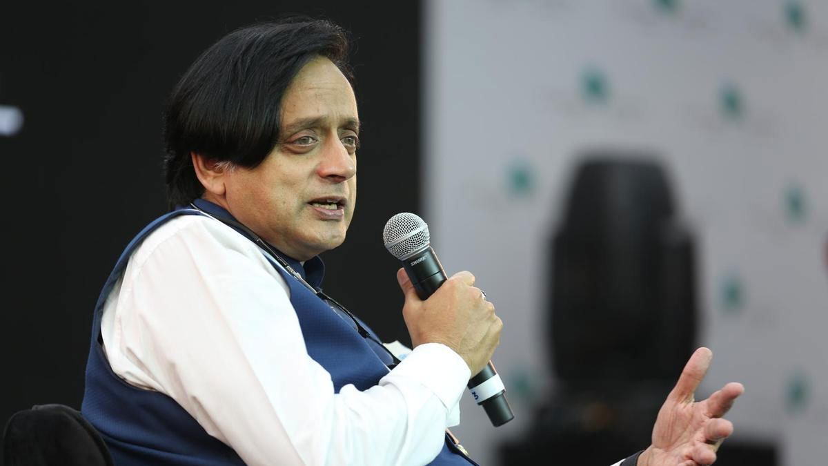 Shashi-Tharoor.jpg Shashi-Tharoor.jpg