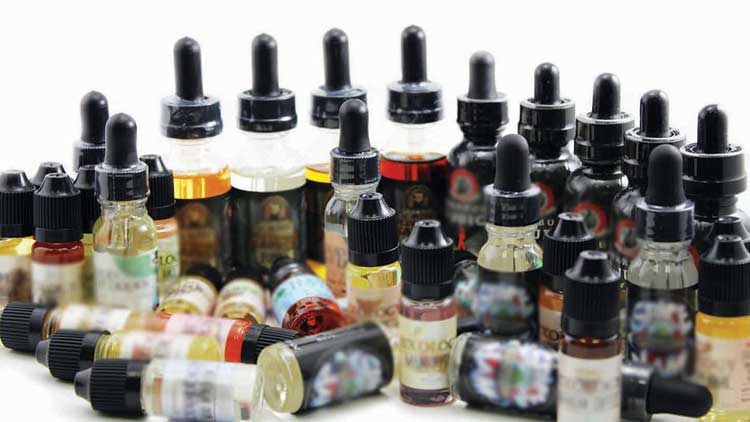 ഇ​ല​ക്ട്രോ​ണി​ക് ഷീ​ഷ ​േഫ്ല​വ​ര്‍  ഫീ​സി​ല്ലാ​തെ ക​ട​ത്ത്:  ക​സ്​​റ്റം​സ് ഉ​ദ്യോ​ഗ​സ്ഥ​ന് ത​ട​വ്