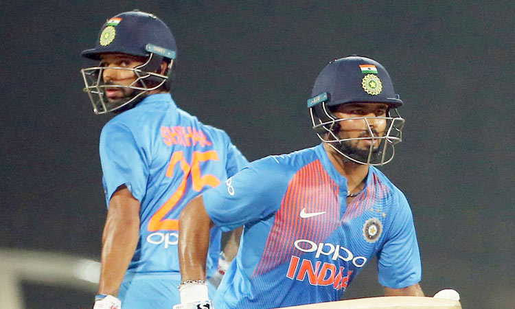 ധവാനും പന്തിനും അർധ സെഞ്ച്വറി; പരമ്പര തൂത്തുവാരി ഇന്ത്യ