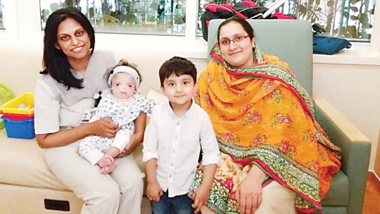 കുഞ്ഞു കൊമൈൽ പുഞ്ചിരിക്കുന്നു;  സിദ്​റക്ക്​ സന്തോഷം