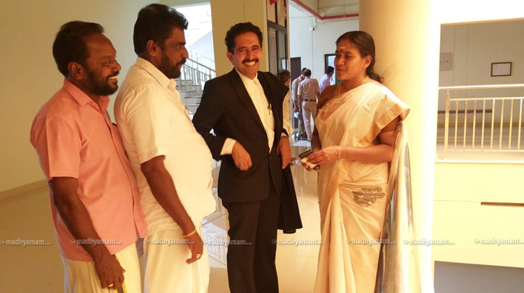 ശോഭാ സുരേന്ദ്രൻ പെരിന്തൽമണ്ണയിലെത്തി ജാമ്യമെടുത്തു