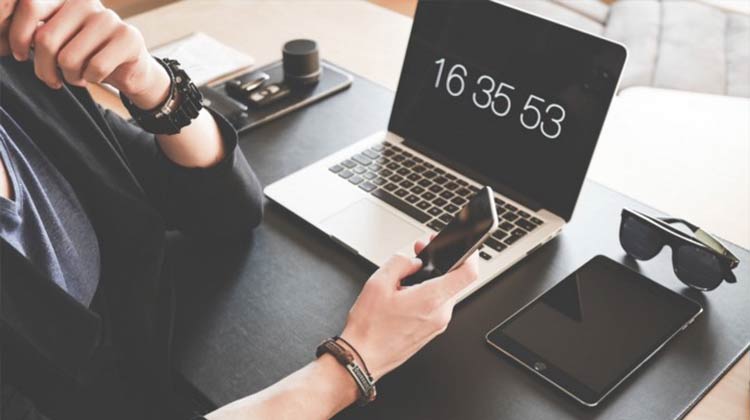 ഒാഫിസ്​ കമ്പ്യൂട്ടറിൽ ഒാൺലൈൻ കളി വേണ്ട