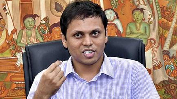 കാരുണ്യക്കടലാണീ കലക്​ടർ