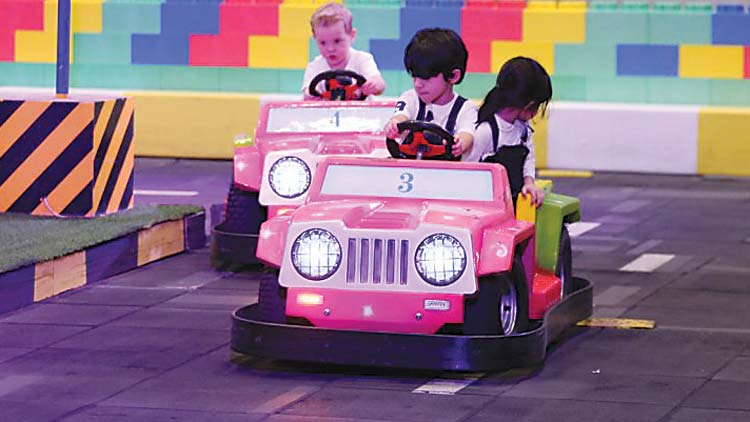 കൗ​​തു​​ക​​ച്ചെപ്പ് തുറന്ന്  വി​​നോ​​ദ​​ന​​ഗ​​രം