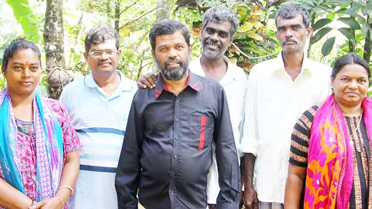 Sundareshan-Pravasi-and-Family