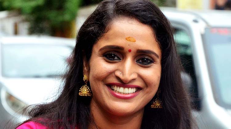 പ​ത്മ​രാ​ജ​ൻ പു​ര​സ്‌​കാ​രം ന​ടി സു​ര​ഭി ല​ക്ഷ്മി​ക്ക്