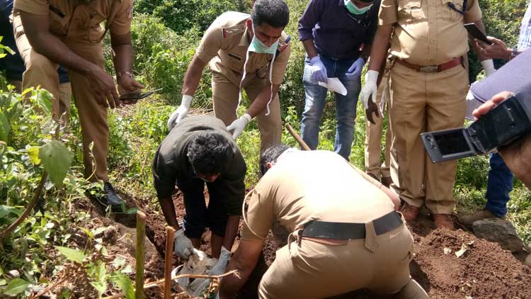 പിതാവി​െൻറ പരാതി; നവജാത ശിശുവി​െൻറ മൃതദേഹം​ പുറത്തെടുത്ത്​ പോസ്​റ്റ്​മോർട്ടത്തിനയച്ചു