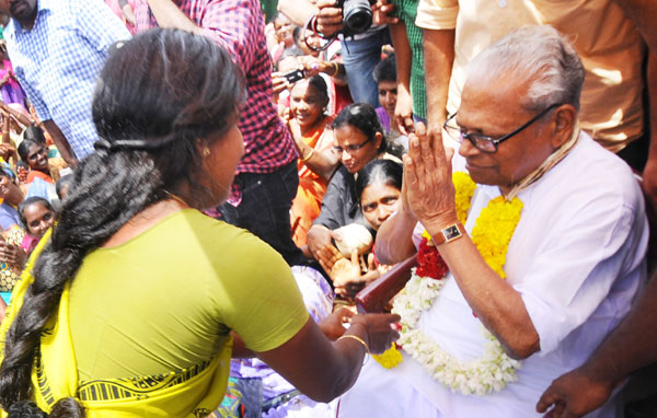 വി.എസ് ആവര്‍ത്തിച്ചത് 1961ലെ എ.കെ.ജി യുടെ അമരാവതി സമരം