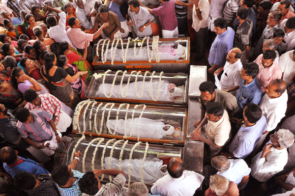 ബിജുവിനും കുടുംബത്തിനും കണ്ണീരോടെ വിട