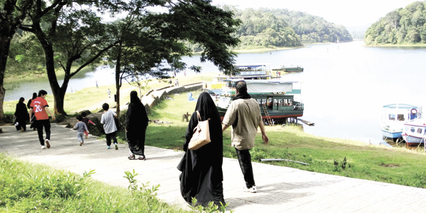 തേക്കടിയില്‍ ഇപ്പോള്‍ അറബിക്കാലം