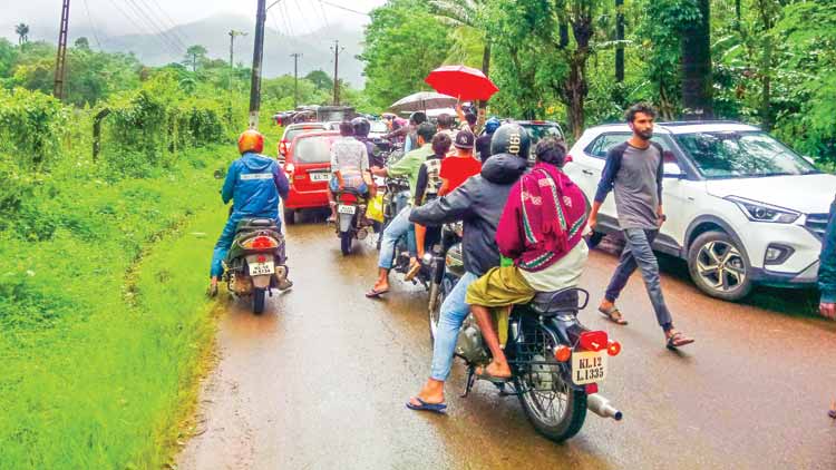 ബാണാസുരയിൽ സഞ്ചാരികളുടെ തിരക്ക്