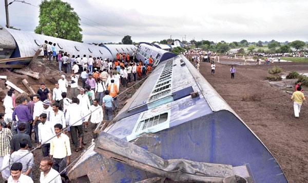 ട്രെയിന്‍ ദുരന്തം: പാളം തകരാന്‍ കാരണം കനത്ത മഴ