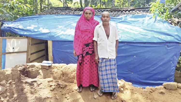 കാലിത്തൊഴുത്തിൽ അന്തിയുറങ്ങി ഒരു കുടുംബം