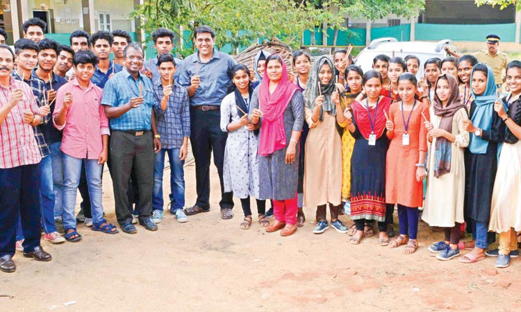 ഹരിത പേനകള്‍ നിര്‍മിച്ച് വിദ്യാര്‍ഥികള്‍