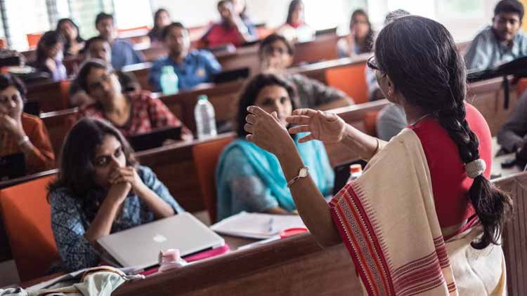 ഒാൺലൈനിലേക്ക്​ മാറ്റിയ അധ്യാപക പരിശീലനത്തിന്​ ഇന്ന്​ തുടക്കം 