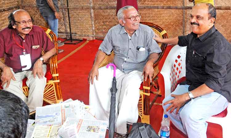 Thoppil-Mohamed-Meeran-with-Sachidanandan-and-Zacharia
