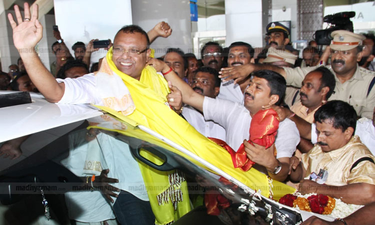 തുഷാർ വെള്ളാപ്പള്ളിക്ക്​ നെടുമ്പാശ്ശേരി വിമാനത്താവളത്തിൽ സ്വീകരണം നൽകി