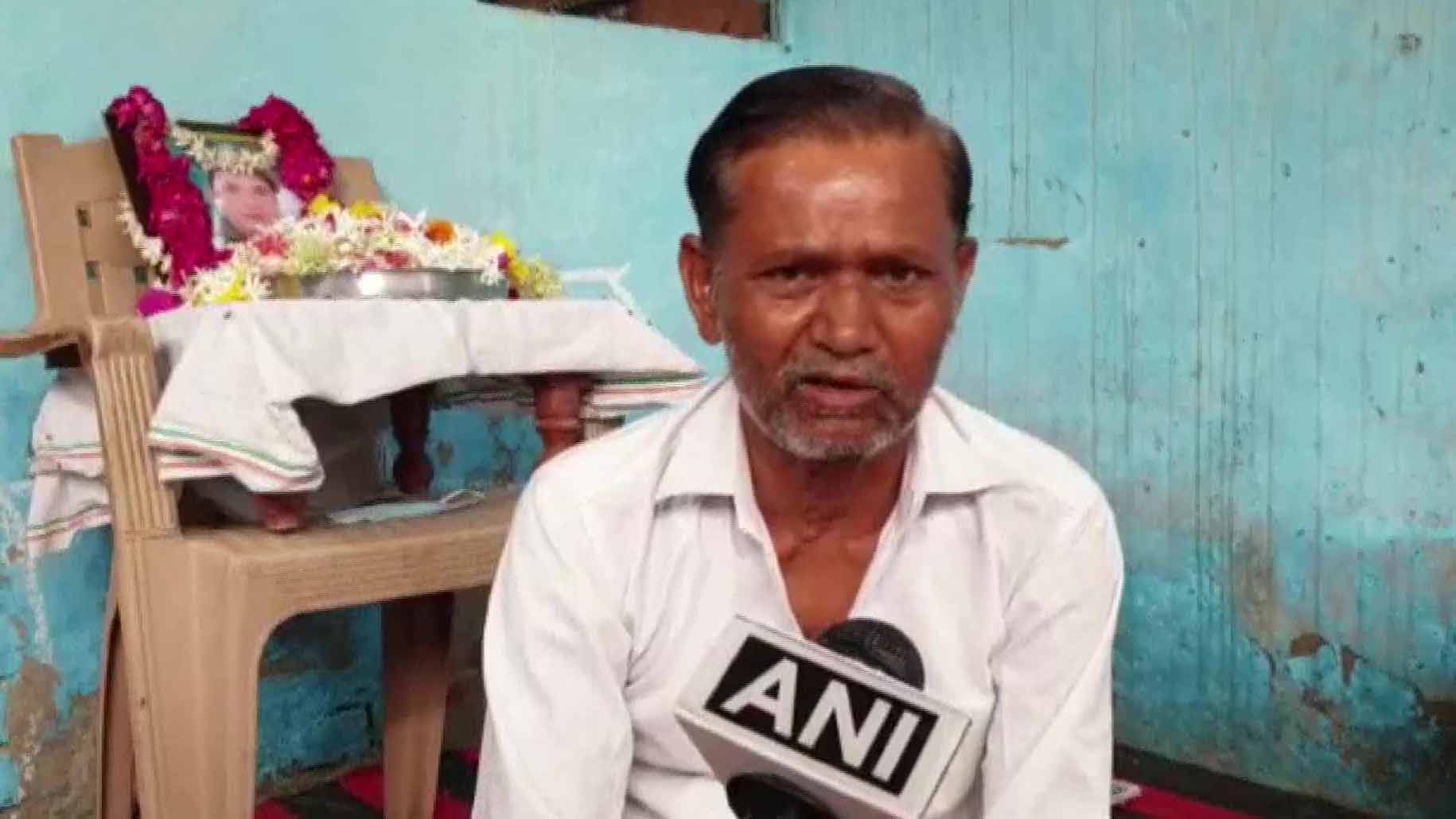 ദുബെയെ വെടിവെച്ചുകൊന്നതിൽ സന്തോഷം -കൊല്ലപ്പെട്ട പൊലീസുകാര​െൻറ പിതാവ്​