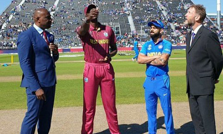 ഷമിയുണ്ട്, പന്തില്ല, വിൻഡീസിനെതിരെ ഇന്ത്യക്ക് ബാറ്റിങ് ഷമിയുണ്ട്, പന്തില്ല, വിൻഡീസിനെതിരെ ഇന്ത്യക്ക് ബാറ്റിങ്