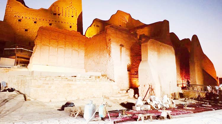 നാ​ലു​ വ​ർ​ഷ​ത്തി​നു​ള്ളി​ൽ വ​ൻ​മാ​റ്റം: സൗ​ദി സ​ന്ദ​ർ​ശി​ക്കു​ന്ന​വ​രു​ടെ എ​ണ്ണം  ര​ണ്ടു​ കോ​ടി ക​വി​യും