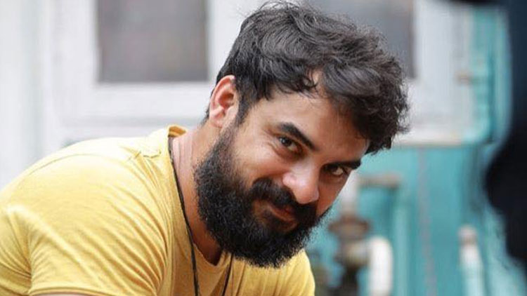 സൂപ്പർ സ്​റ്റാർ വിളിക്ക്​ താൻ അയോഗ്യൻ -ടൊവീനോ