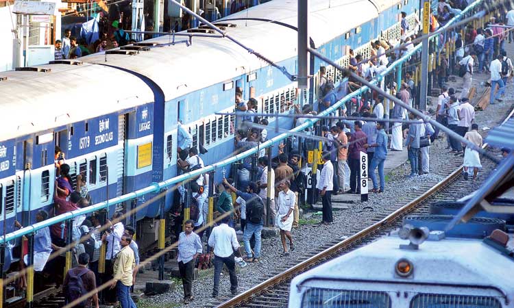ബംഗളൂരുവിലേക്ക് താൽക്കാലിക പ്രതിവാര ട്രെയിൻ സർവിസ് തുടങ്ങും ബംഗളൂരുവിലേക്ക് താൽക്കാലിക പ്രതിവാര ട്രെയിൻ സർവിസ് തുടങ്ങും