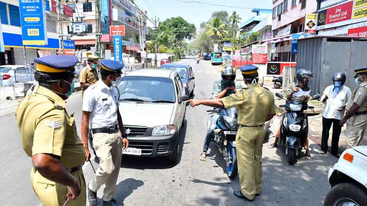 ജില്ല വിട്ട് ജോലിക്ക് സ്ഥിരമായി പോവുന്നവര്‍ക്ക് ഒരാഴ്ച കാലാവധിയുള്ള പാസ് നല്‍കും