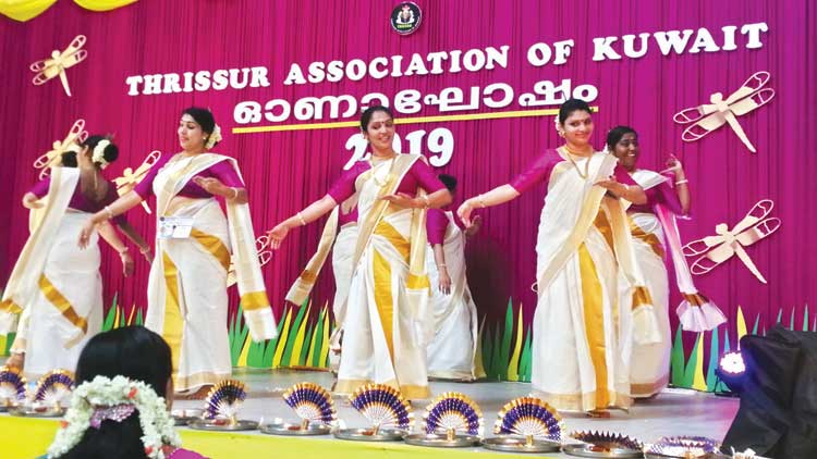 ഓണം, എങ്ങും ആഘോഷത്തിെൻറ ഓളം...