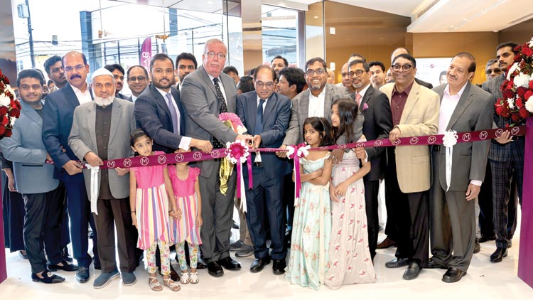 മലബാര്‍ ഗോൾഡ്​ ആൻഡ്​ ഡയമണ്ട്​സ്​ അമേരിക്കയിൽ വീണ്ടും ഷോറൂം തുറന്നു