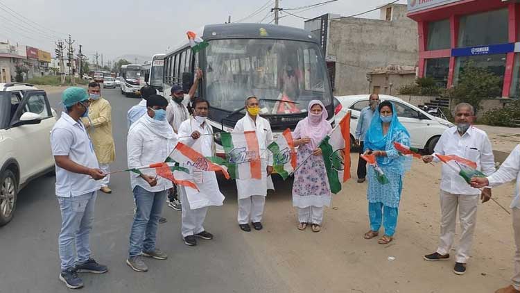 ഒടുവിൽ പ്രിയങ്ക ഏർപ്പെടുത്തിയ ബസുകൾക്ക് അനുമതി നൽകി യോഗി സർക്കാർ