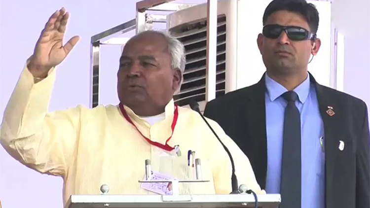 മോദിയെ പുക​ഴ്​ത്തിയ സി.പി.എം കേന്ദ്ര കമ്മിറ്റി അംഗത്തിന്​ സസ്​​പെൻഷൻ