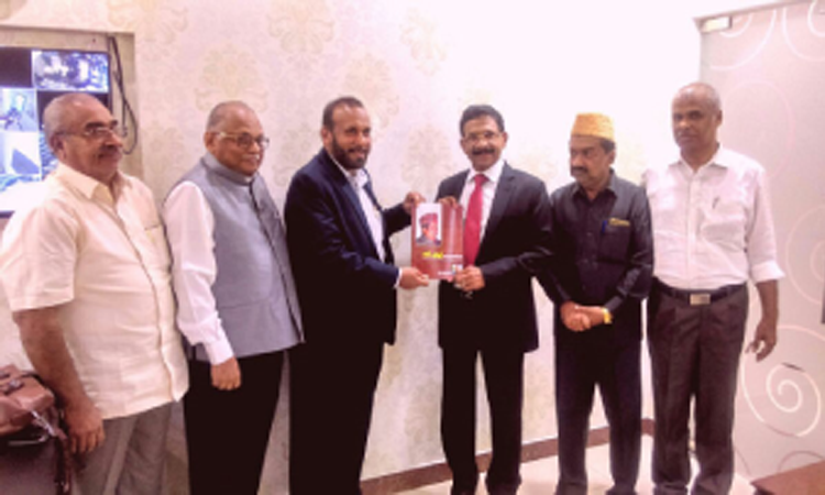 സി.​എ​ച്ച്. സ്​​മ​ര​ണി​ക പ്ര​കാ​ശ​നം ചെ​യ്​​തു