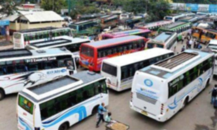 ഒാ​ണ​മ​ടു​ത്ത​തോ​ടെ സ്വകാര്യസർവിസുകൾ നിരക്കുയർത്തി; മോ​േട്ടാർവാഹനവകുപ്പിന്​ മൗനം