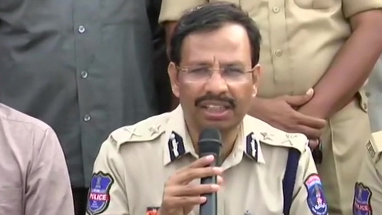 തോക്ക്​ തട്ടിയെടുത്ത്​ ആക്രമിച്ചു; തിരിച്ചുവെടിവെച്ചു –പൊലീസ്​ മേധാവി