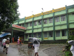 ആദിവാസി യുവതി ആംബുലന്‍സില്‍ പ്രസവിച്ച സംഭവം: ഡോക്ടര്‍ക്ക് സസ്പെന്‍ഷന്‍