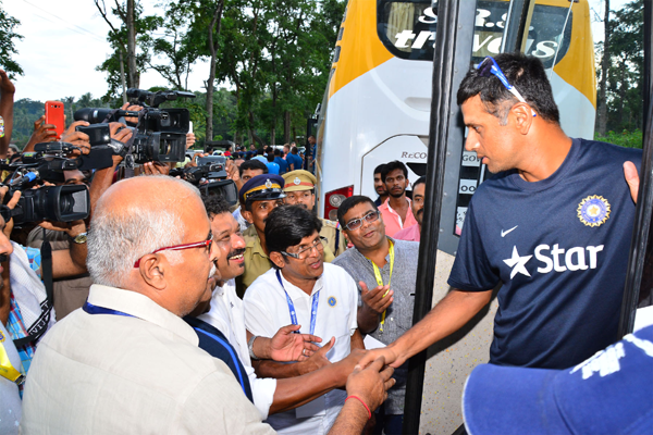 ഇന്ത്യ^ദക്ഷിണാഫ്രിക്ക ടീമുകളെത്തി; വയനാട്ടില്‍ നാളെ കളിയുണരും