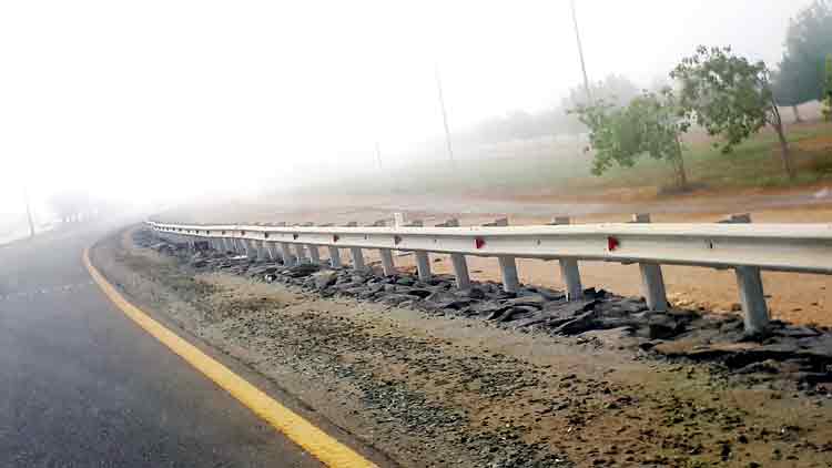 യാ​മ്പു​വി​ൽ മ​ഞ്ഞു​വീ​ഴ്ച​യും പൊ​ടി​ക്കാ​റ്റും; കാ​ലാ​വ​സ്ഥ​മാ​റ്റ​മെ​ന്ന് സൂ​ച​ന