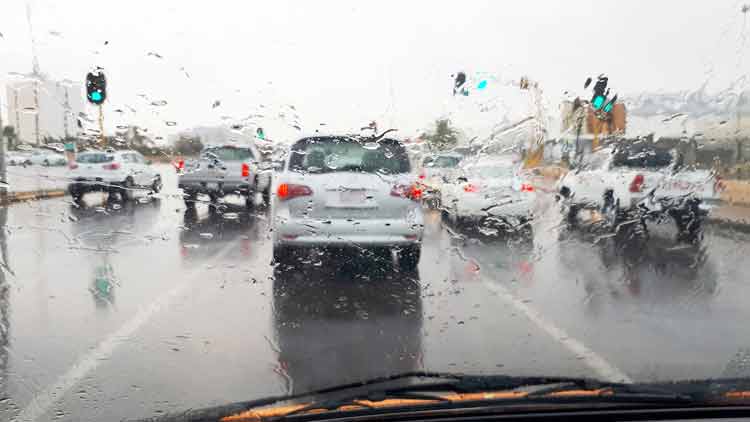 യാ​മ്പു മേ​ഖ​ല​യി​ൽ ഇ​ടി​യോ​ടു​കൂ​ടി​യ മ​ഴ; ജാ​ഗ്ര​ത​നി​ർ​ദേ​ശം