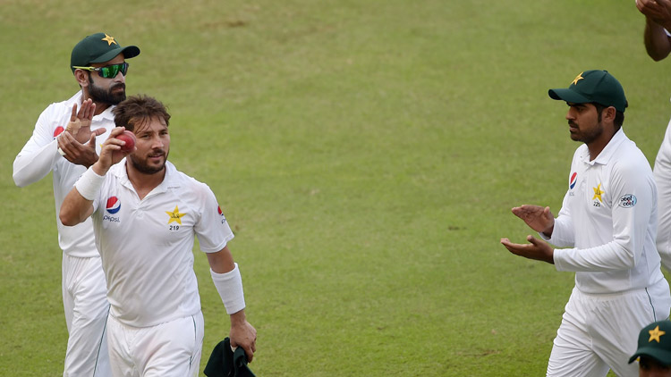 യാസിർ ഷാ 12.3-1-41-8; ഇന്നിങ്​സ്​ തോൽവി ഒഴിവാക്കാൻ ന്യൂസിലൻഡ്​