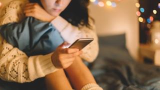 മ​ര​ണ​മോ ജീ​വി​ത​മോ ന​ല്ല​ത്​?  വോ​​ട്ടെ​ടു​പ്പി​ലൂ​ടെ മ​ര​ണം വ​രി​ച്ച്​  മ​ലേ​ഷ്യ​ക്കാ​രി